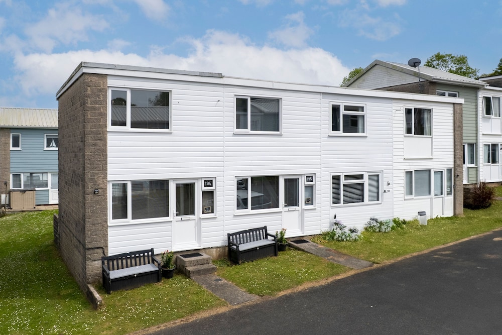 The Retreat - Short Walk From Beach Parking