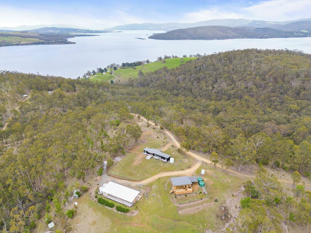 The Outlook on Mount Louis – 1 Bedroom