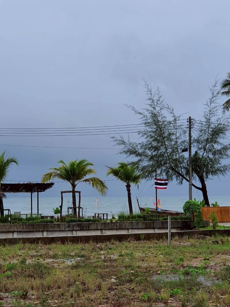 A&B Beach Villa At VK