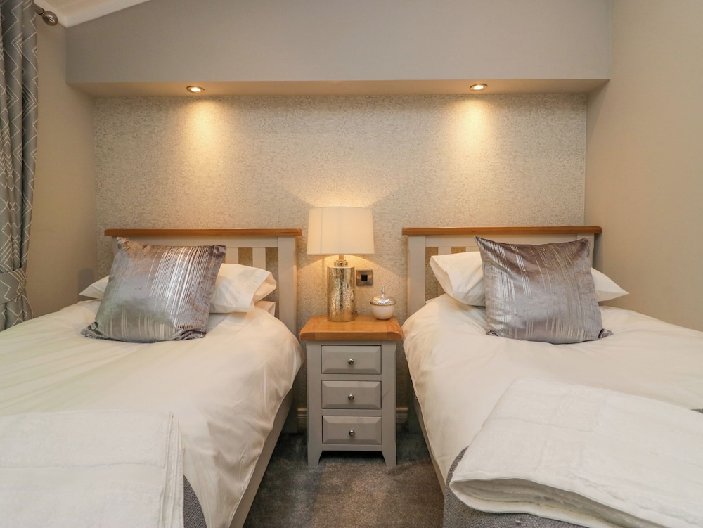 Waterside Lodge
