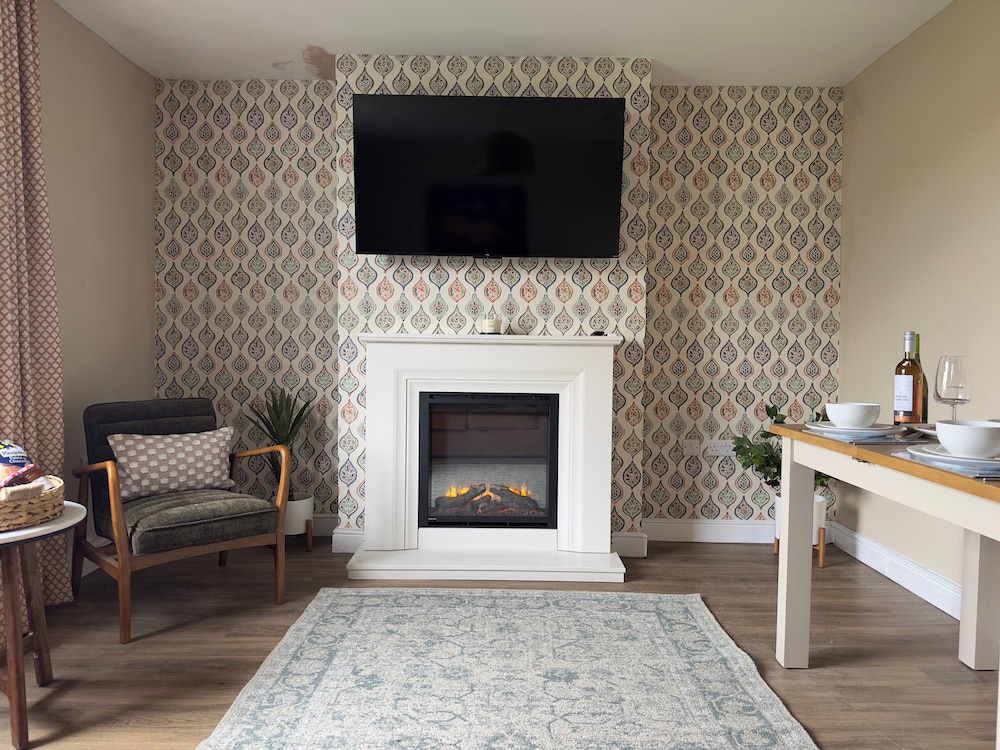 House Sleeps 10-garden-parking-nearbarryisland