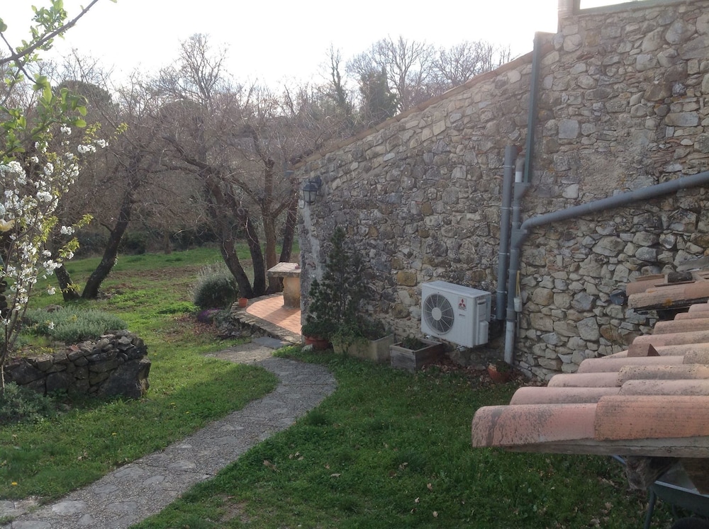 Photo 34