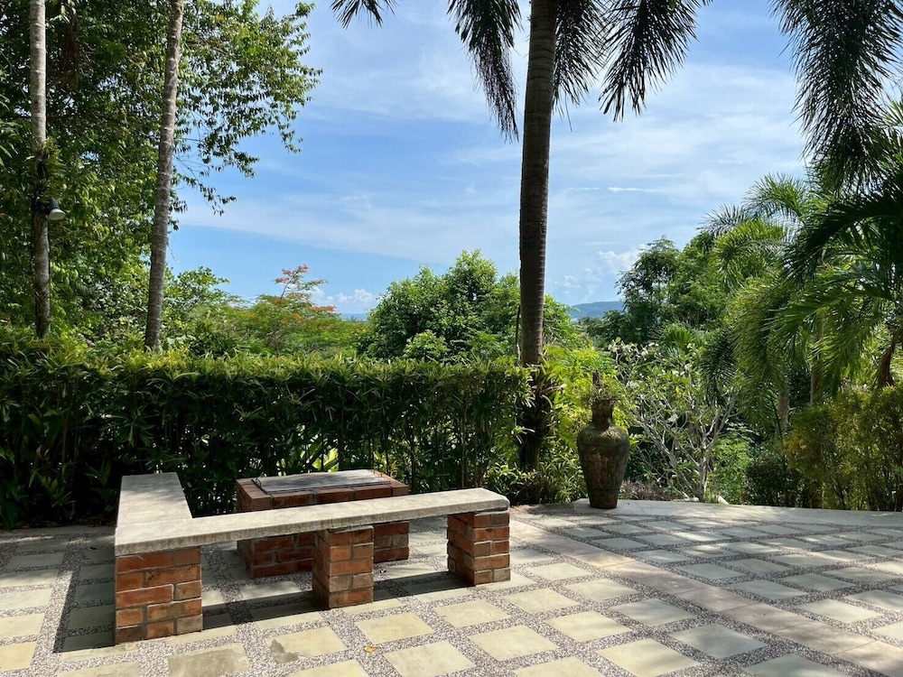 Thara Bayview Villa