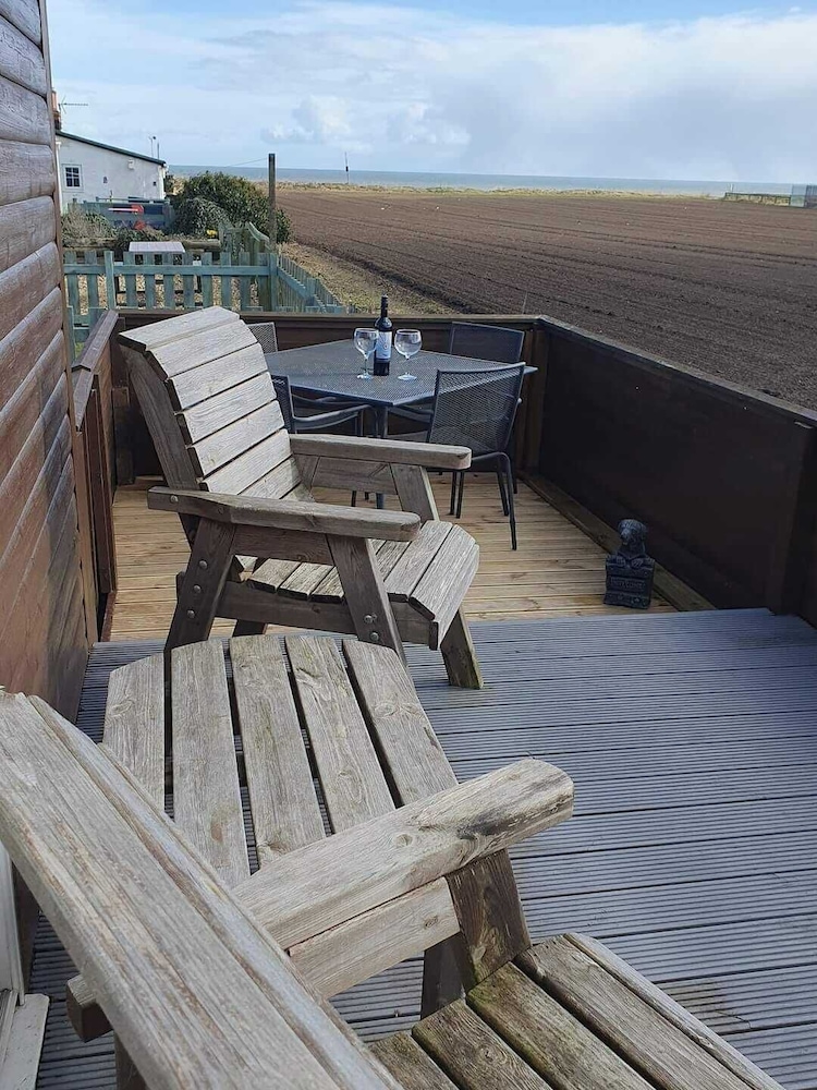 2bed Chalet Sleeps 5 - Dogs Free, Parking, Seaview