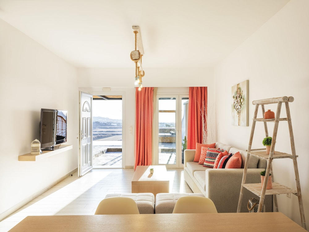 Evi Suites & Villas