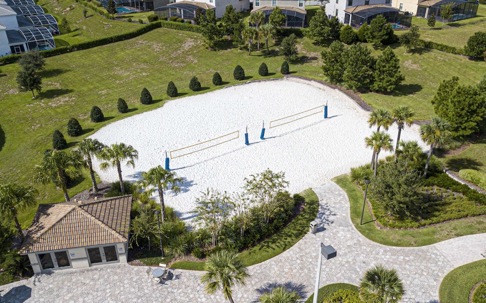 WonderFull 4Bd with Pool at Champions Gate 1174