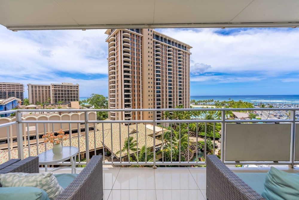 @ Marbella Lane - Cozy 2BR w/ Amazing Ocean Views