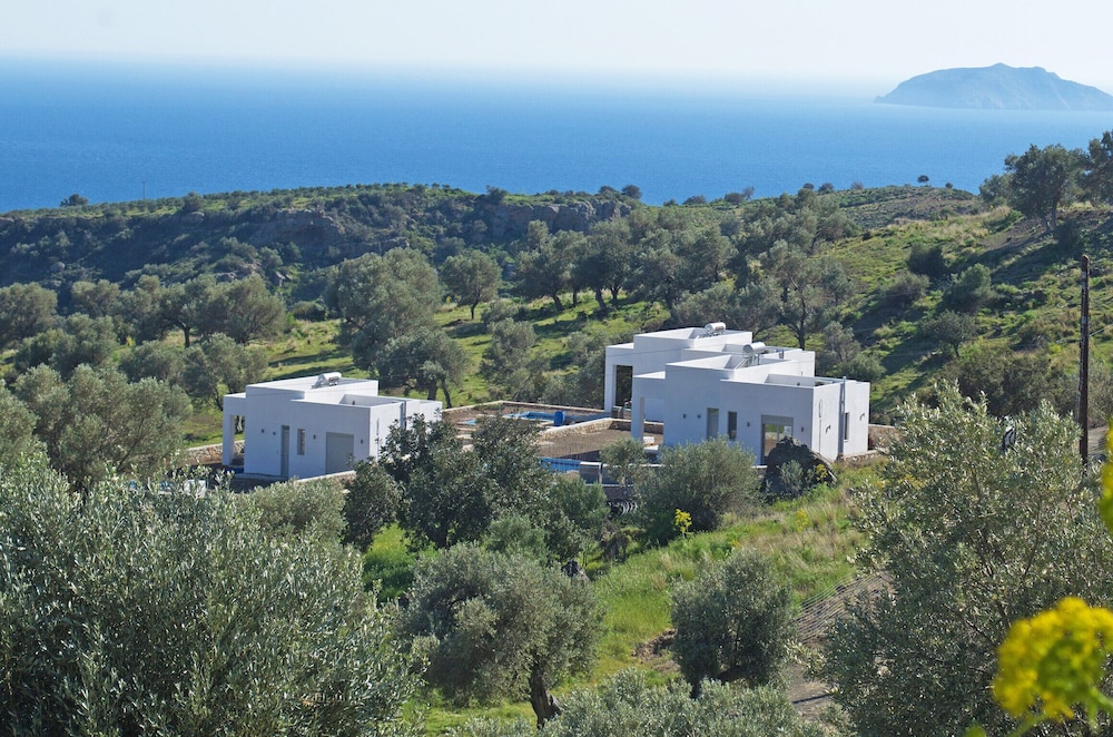 Evgoro Villas