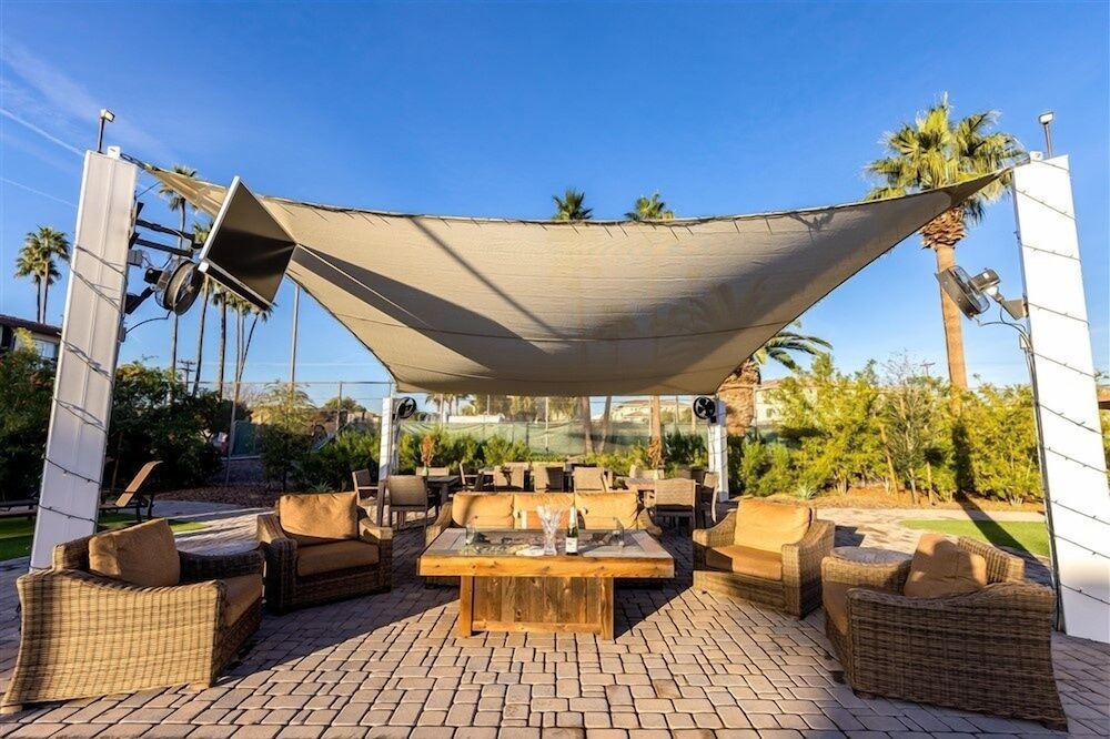 203 Fully Furnished with WiFi by RedAwning view 3