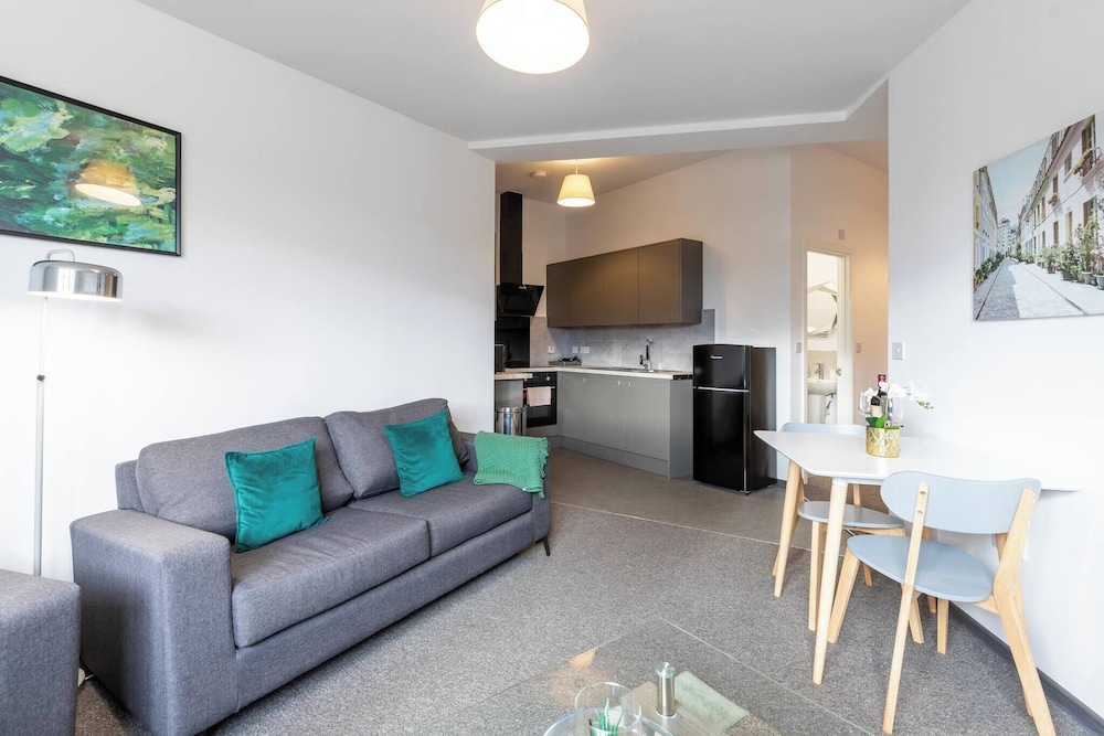 The Elderns 2BR A1 Nearby Netflix Parking