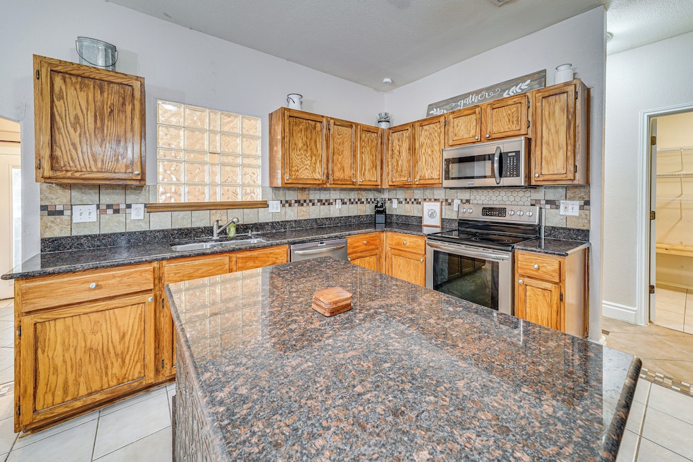 Pool Access & Fenced Yard: San Antonio Family Home