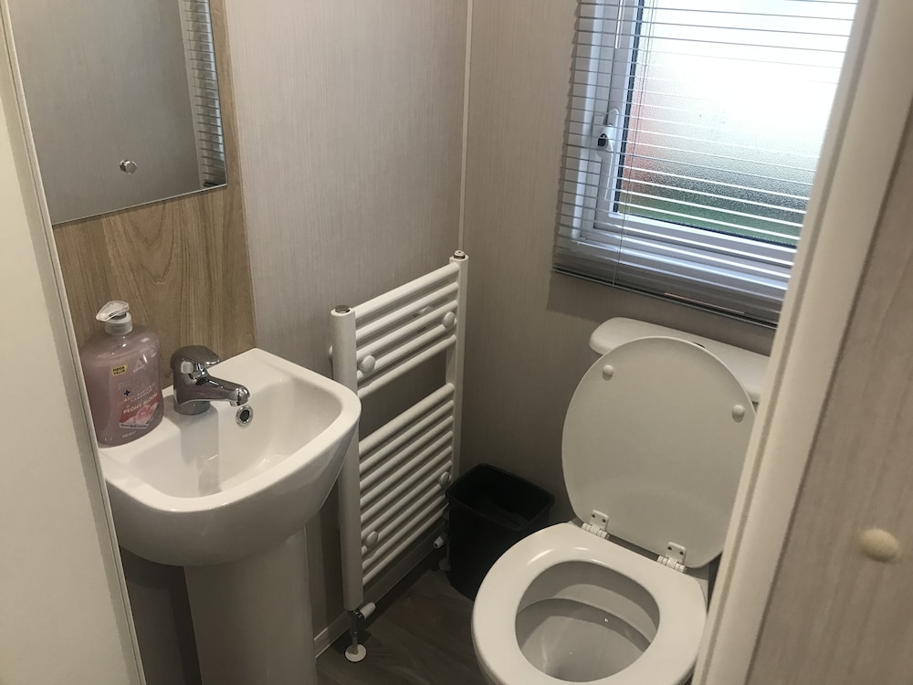 Driffield Vacations - Captivating 3-bed Brand new Luxury Caravan - Property Image 6