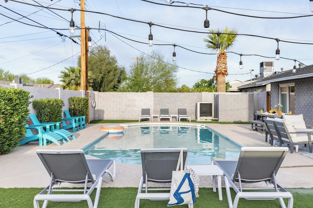 Indianola Oasis Private Pool, Outdoor Living & Old Town Access