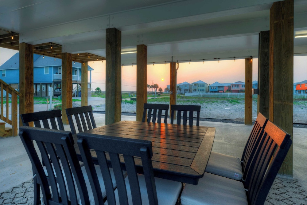 Private Pool, by the Nature Preserve, Sunset Views Tux
