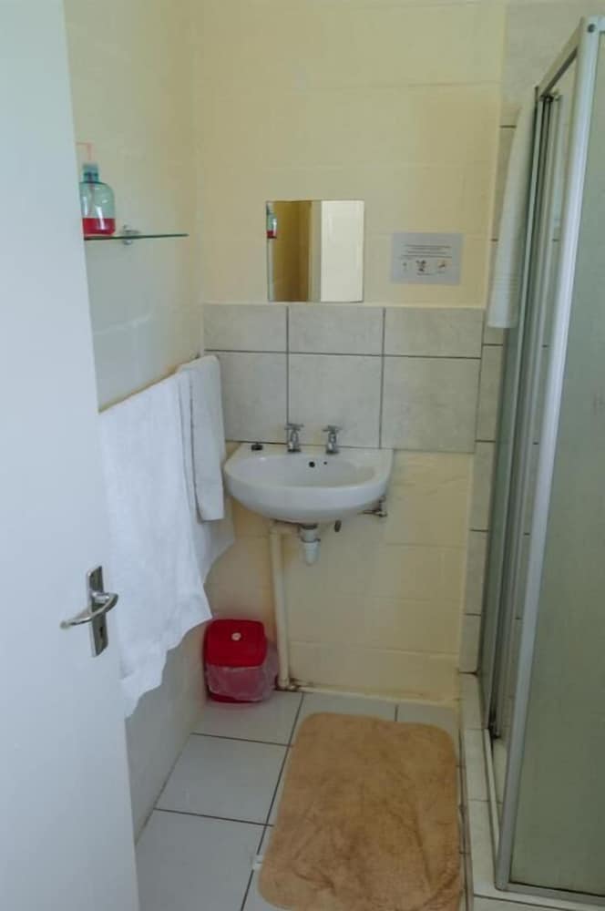 Kingfisher Hollow Exclusive Guest House