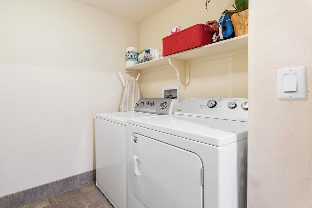 Golf Discount Included! Ocean, Golf & Mountain Views Near Shopping! - Vrkcv