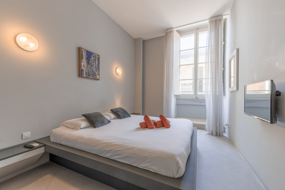 Charming Spacious 3BR Apartment