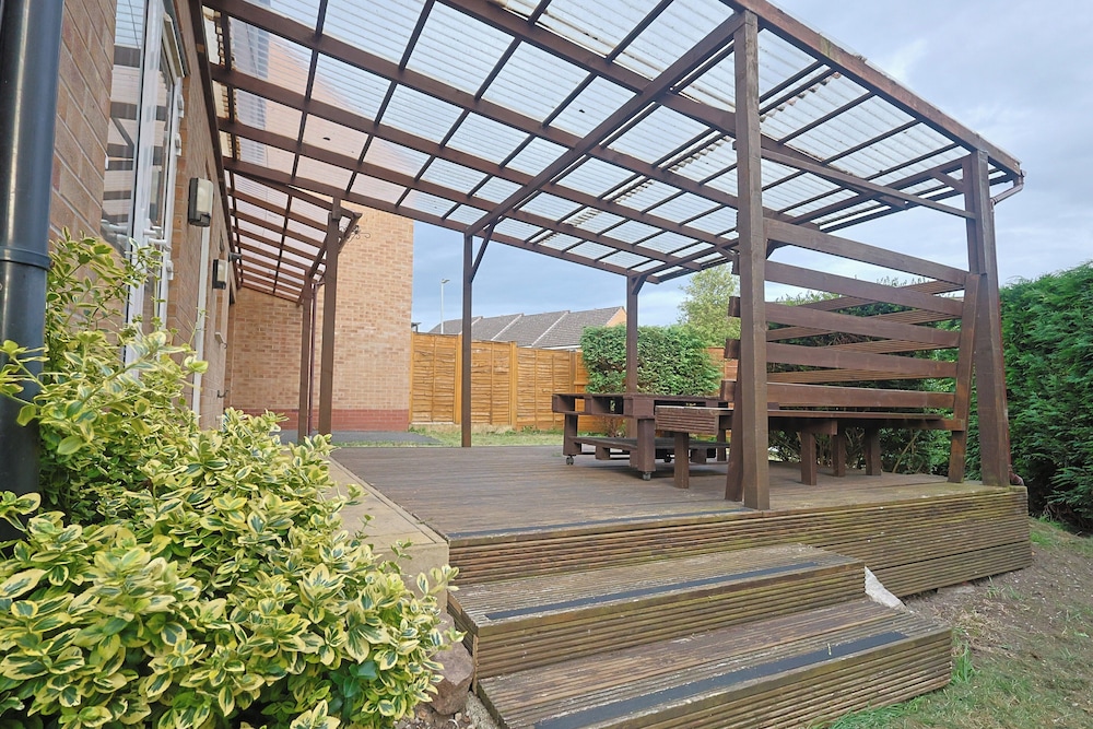 Manchester 3-beds, Sleeps 6 With On-site Parking