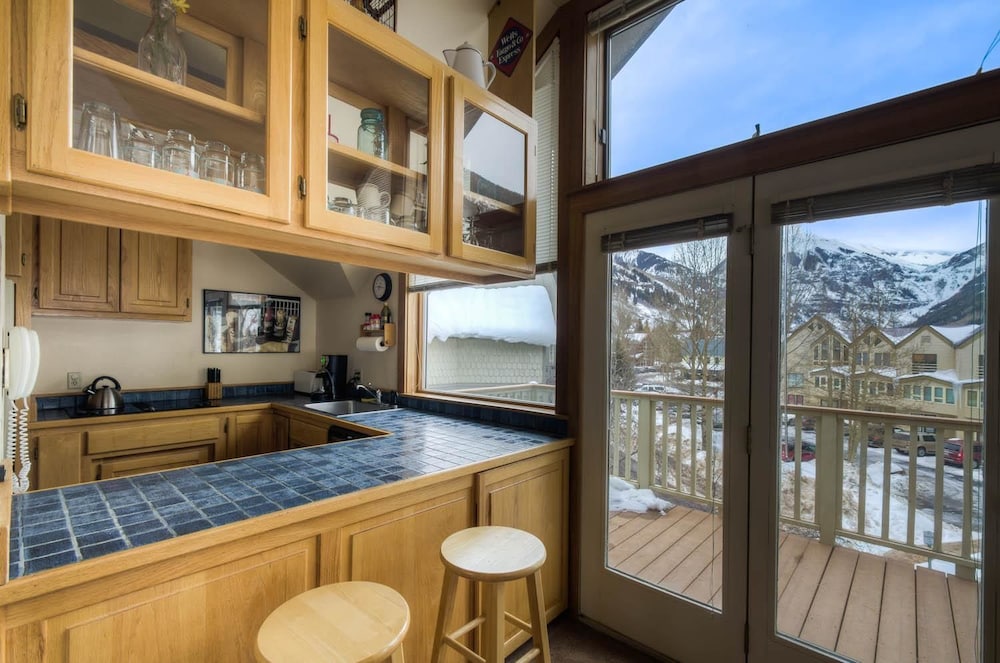 Plunge H 3 Bedroom Condo By Accommodations in Telluride