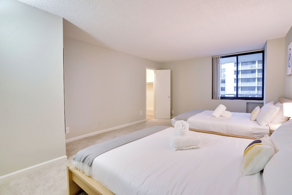 DC Airport Metroline Apartments