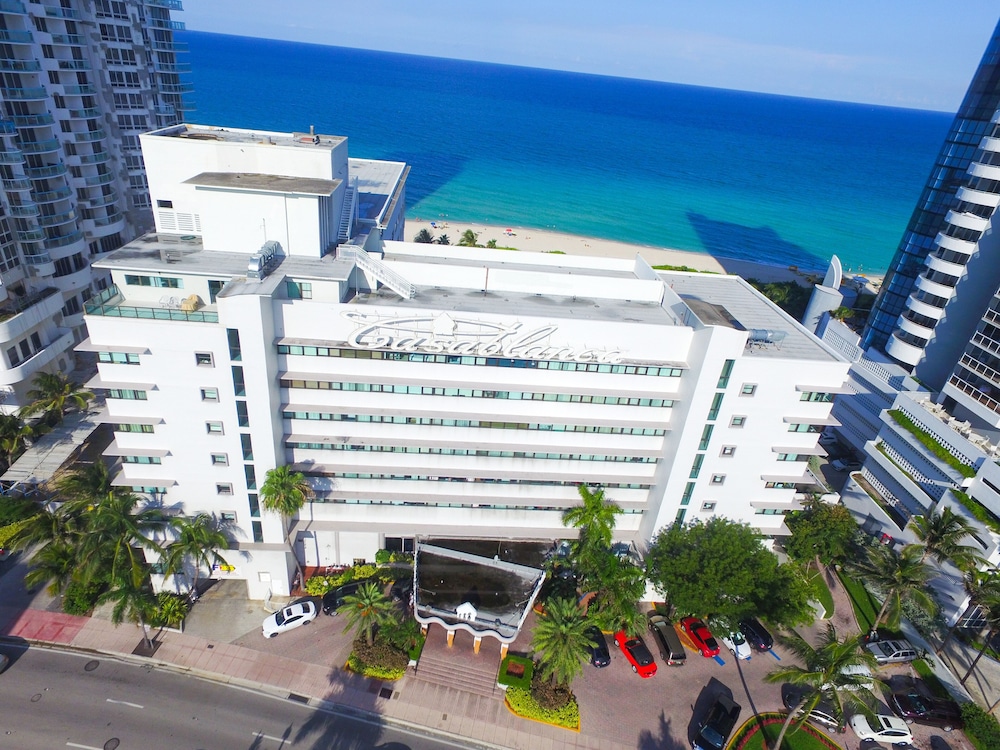 Hotel Beach Front Studio - Image 1