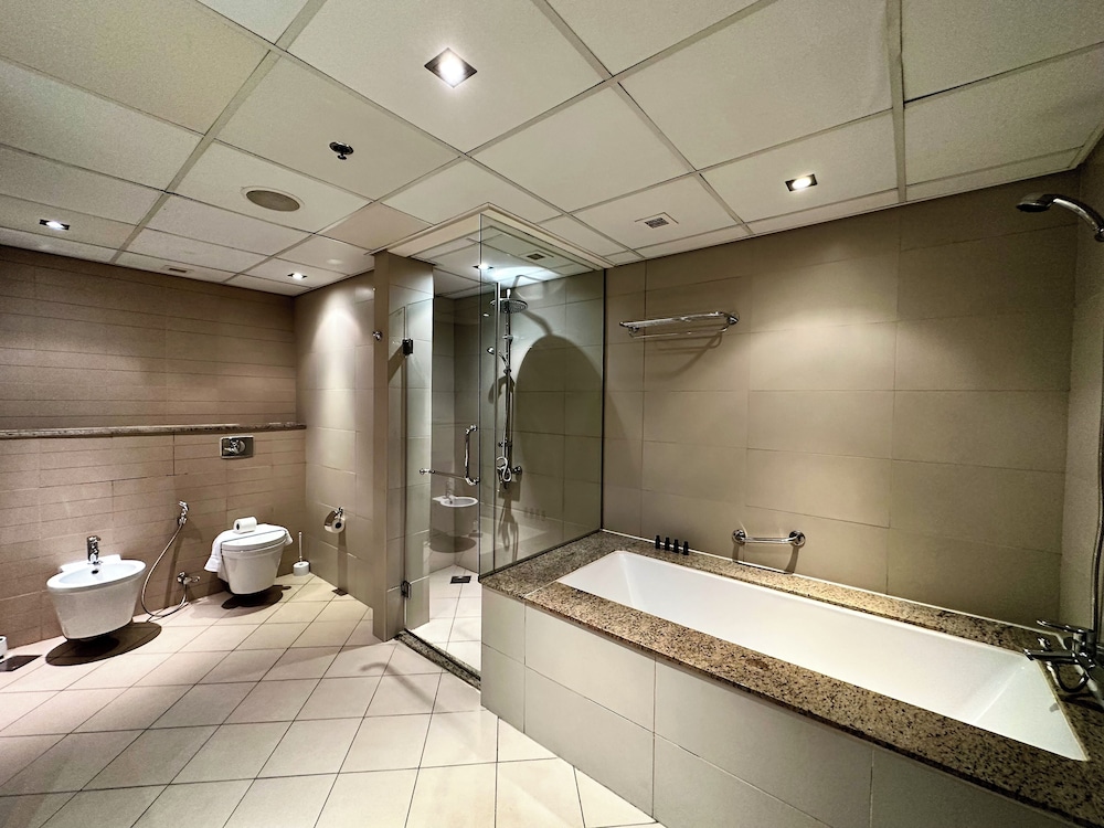 Lux BnB I Palm Jumeirah Resort I Palm Views