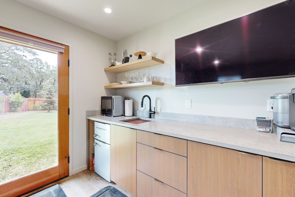 Home w/ Stunning River Views & Nearby Attractions
