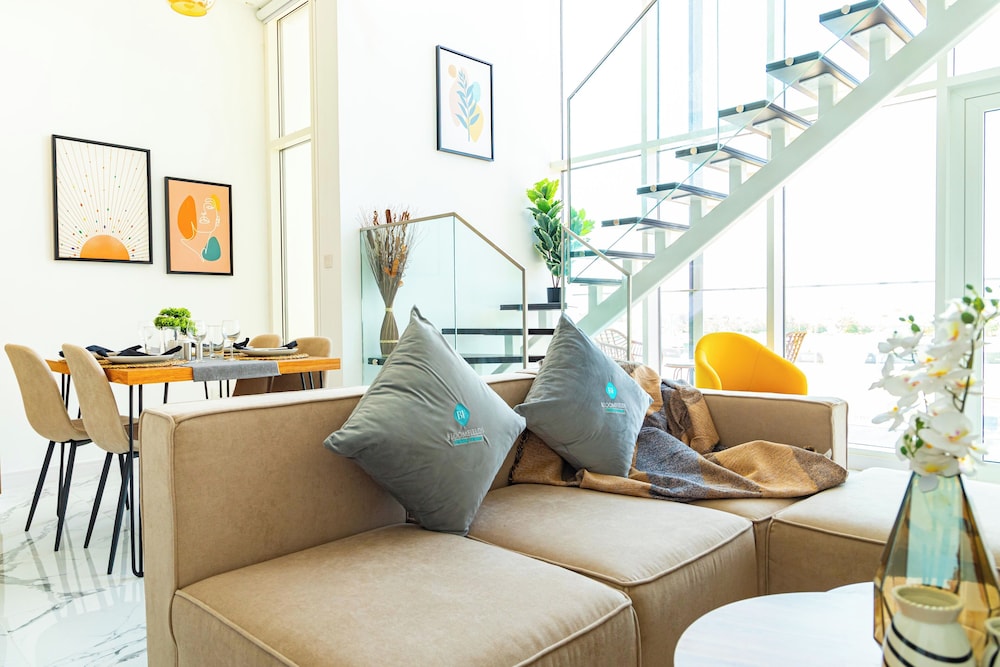 Bloomfields Spacious 2BR Duplex in Oasis