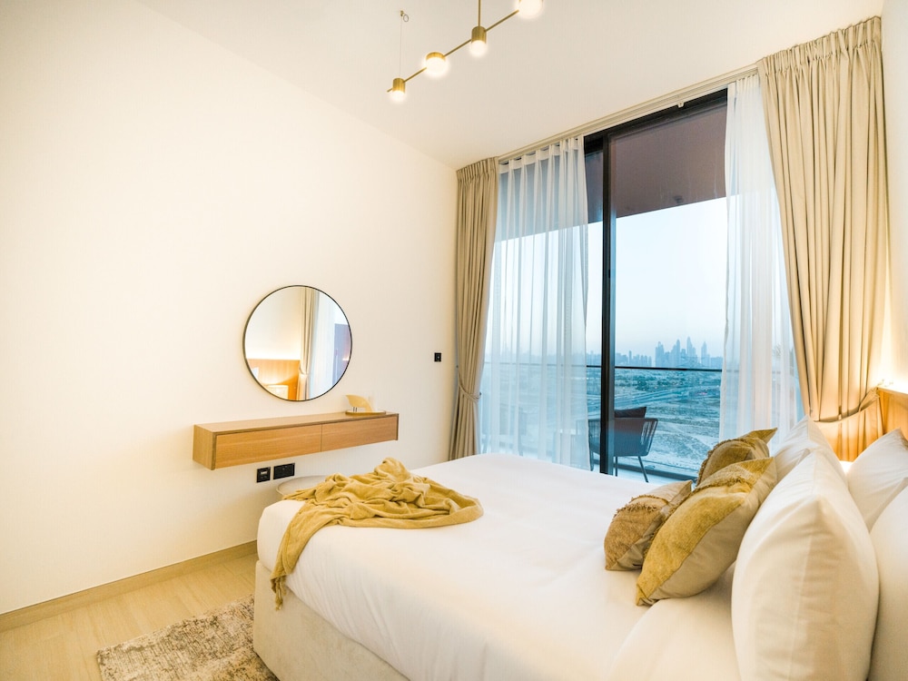 Easygo- Stylish 1bdr Binghatti Corner