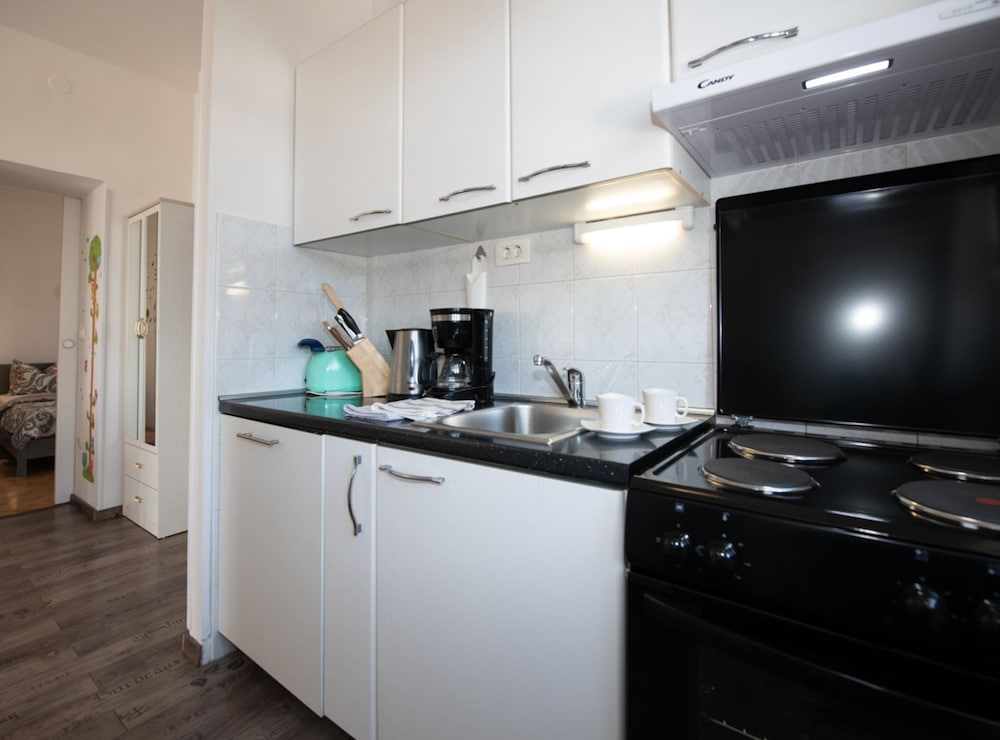 Apartments Mirjana IKA