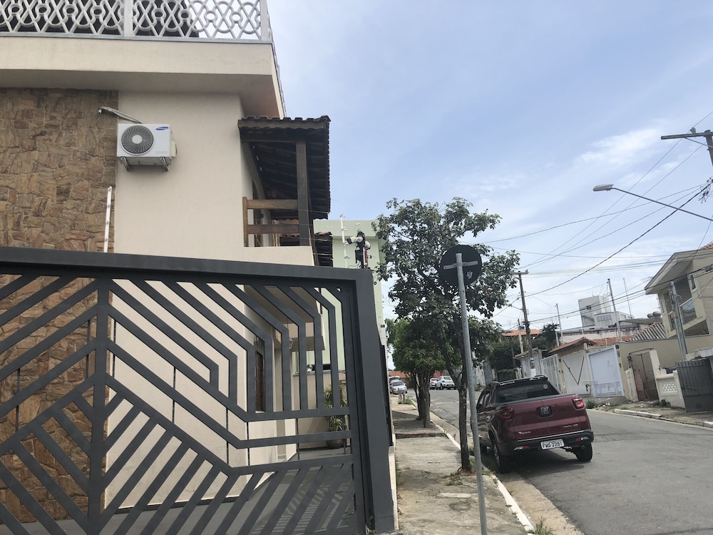 Brazil & France Hostel and House Inn