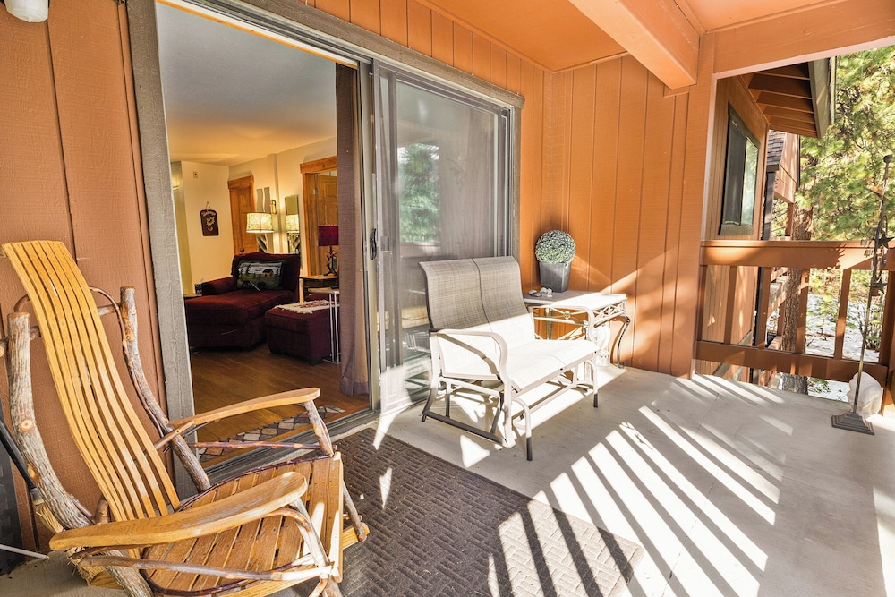 Sierra Pines Retreat Sleeps 6!