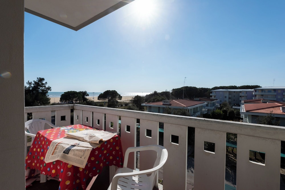 Comfy sea View Apartment in Bibione