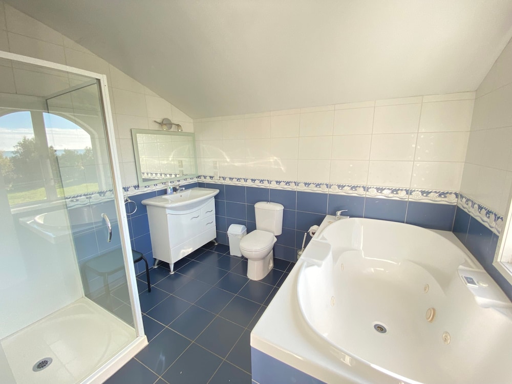 Paton s Beachfront Villa
