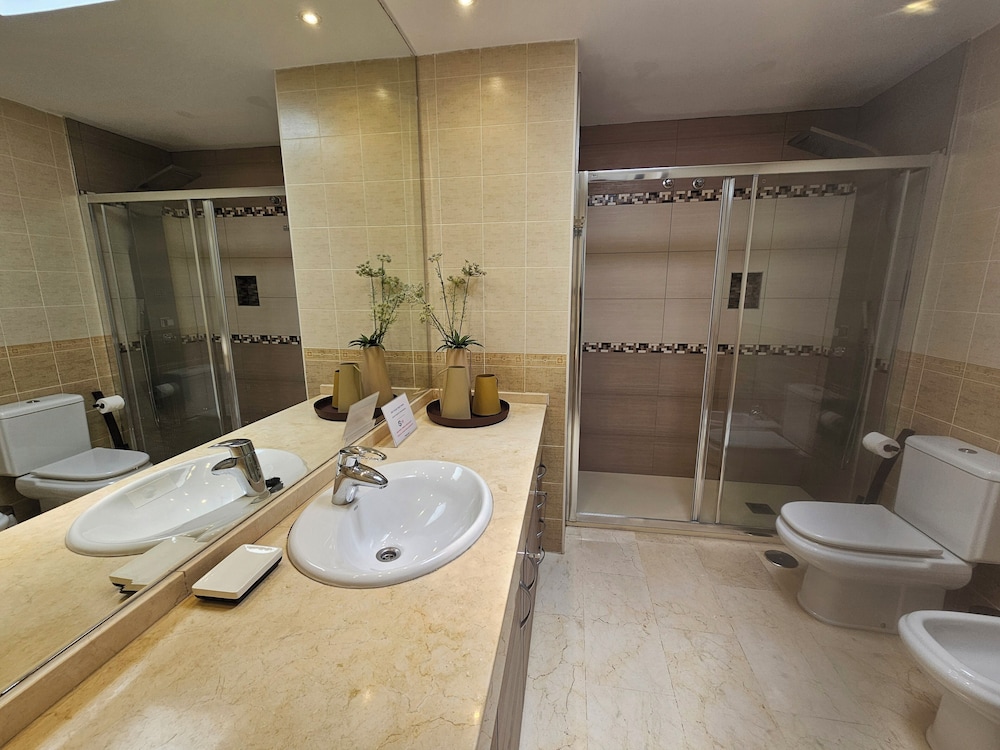 Welcoming and Modern Holiday Home With Access to Swimming Pool