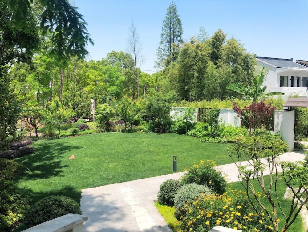 Yinshu Lunas Vila Courtyard Garden Resort Hotel (Shanghai International Tourism Resort Branch)