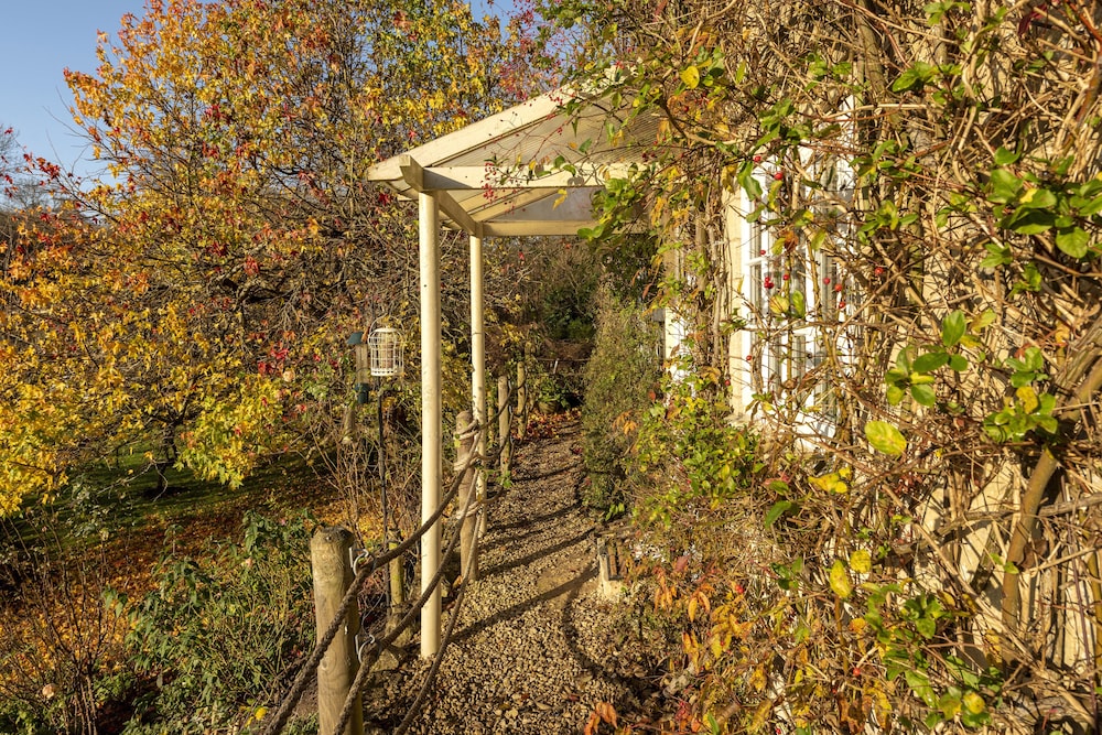 Tucking Mill View