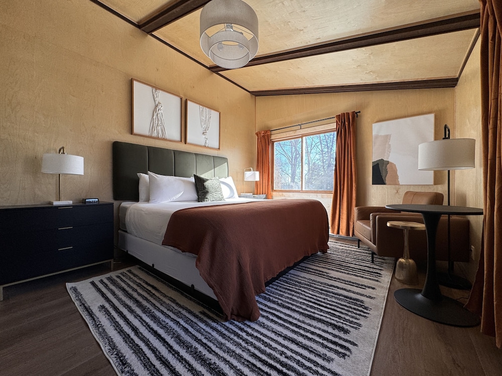 Cascade Lodge