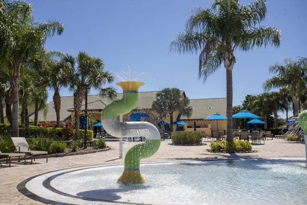 Family Pool Home Near Disney!! Modern Decor, Bbq ,resort W/ Tons Of Amenities! 6 Bedroom Home