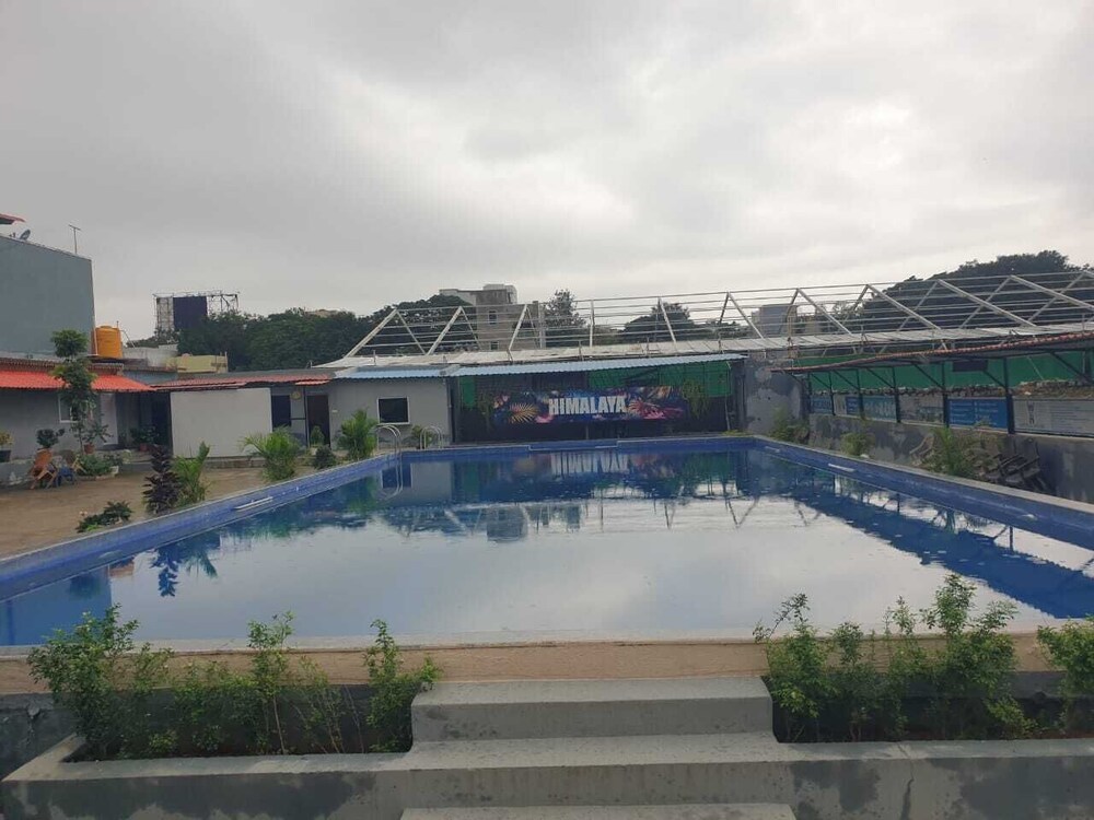HIMALAYA POOL & RESORT