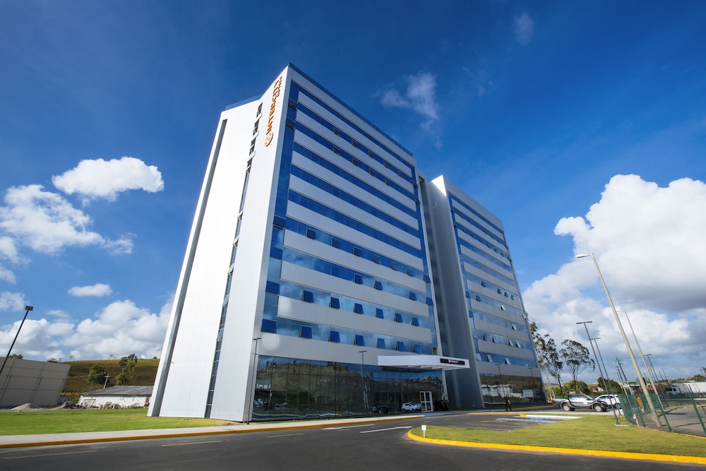 Hotel Intercity Suape Costa Dourada - Image 1