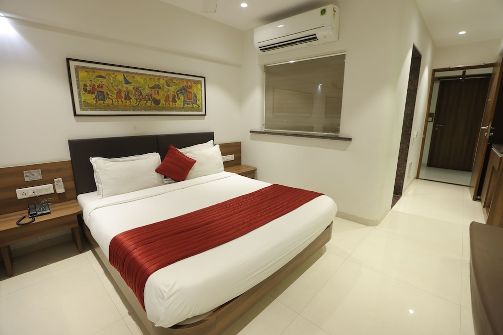 Hotel Shreeji Vatika-Airport Road