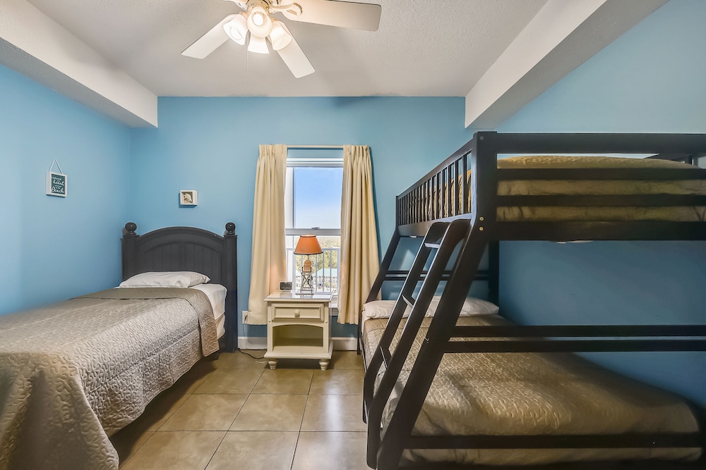 Twin Palms by Book That Condo
