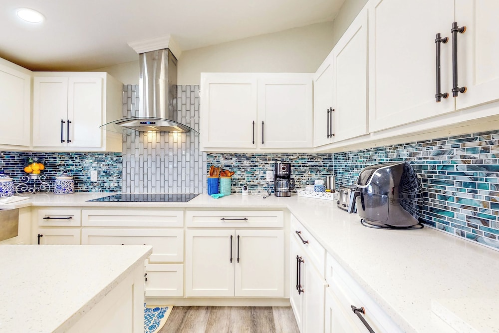 Lake Tawakoni Thrills - Cozy Home!