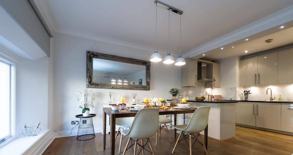 Westbourne Terrace Apartment in London Paddington