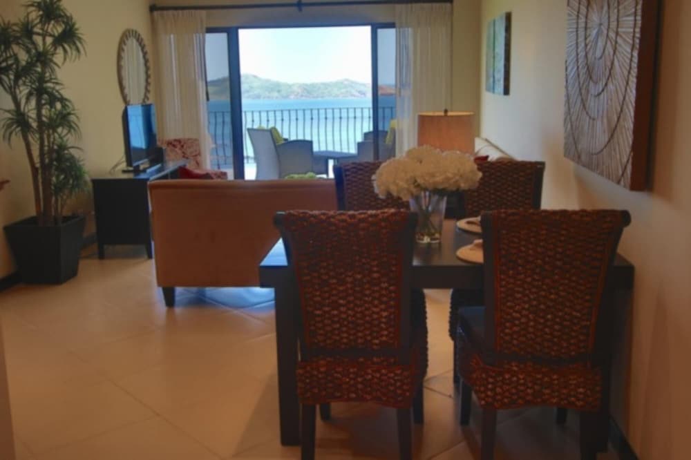 Pool Balcony Oceanview King Parking Full Kitchen - Flamingo Towers 25 view 2