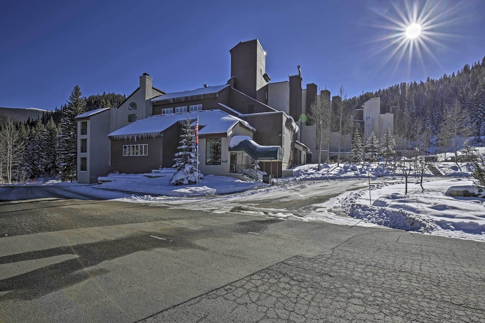 Cozy Ski-in/out Winter Park Studio w/ Hot Tubs! view 4