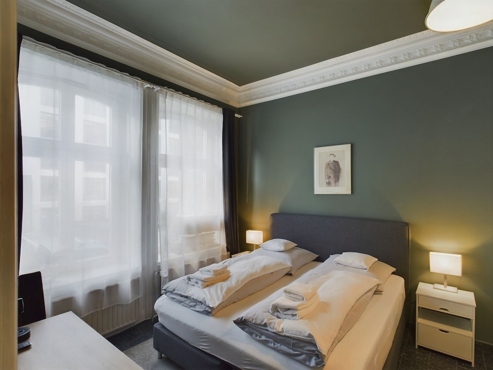 Art Apartments
