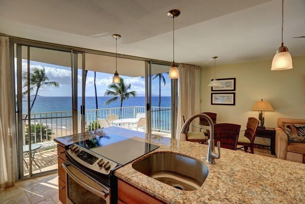 Kamaole Nalu, #405 2 Bedroom Condo by RedAwning view 3