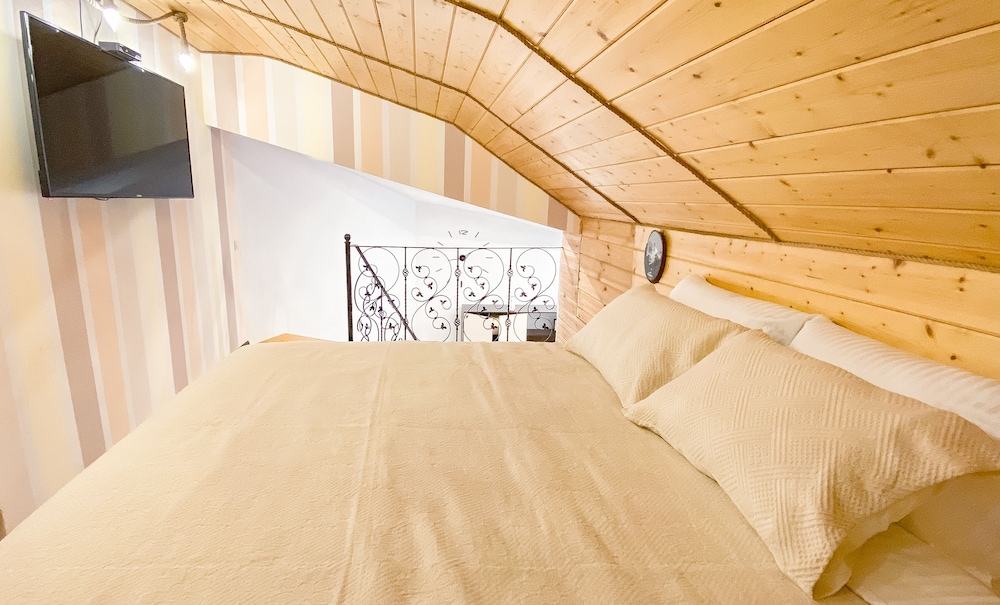 Abri Luxe on Medovoy view 5